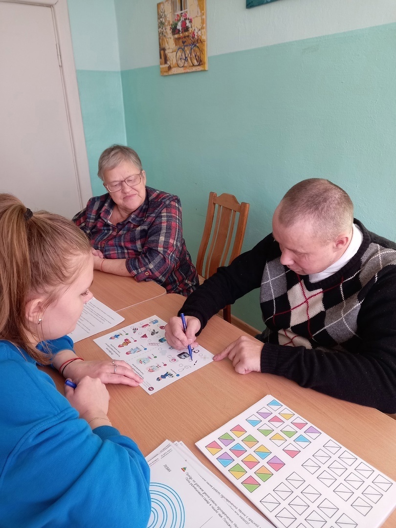 Индивидуальное занятие в службе социально-реабилитационной помощи инвалидам