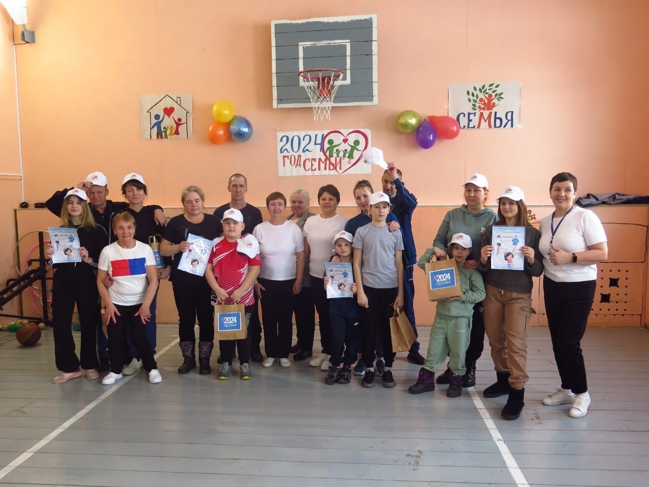 Папа, мама, я - спортивная семья!