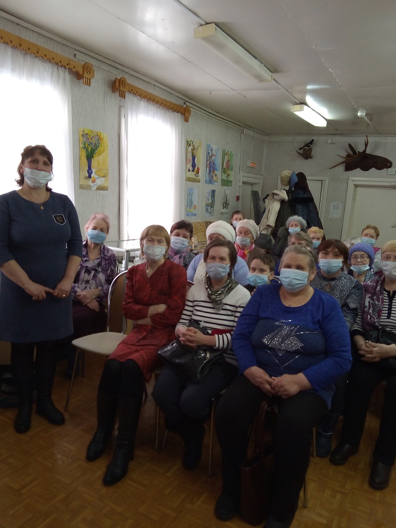 «Вышла мода из комода»