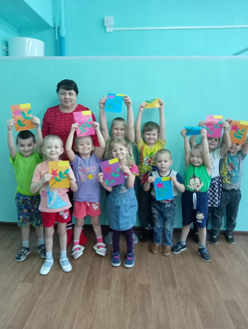 "23 февраля — праздник очень важный, поздравляю я тебя, папа мой отважный! "